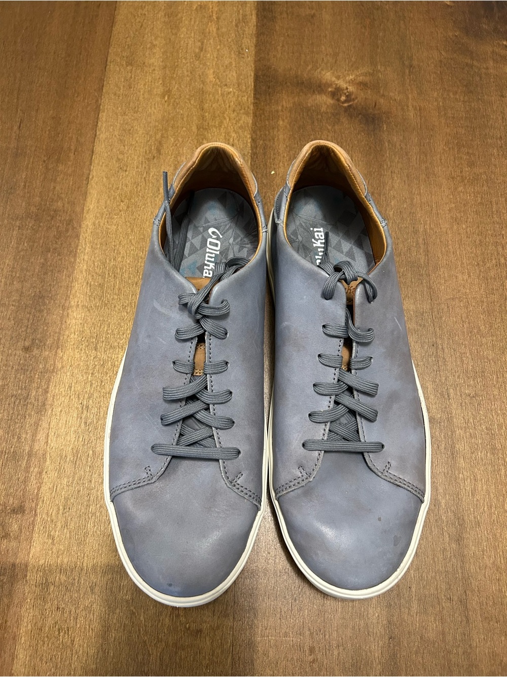OluKai Men's Slate Gray Leather Low-Top Sneakers with Tan Lining